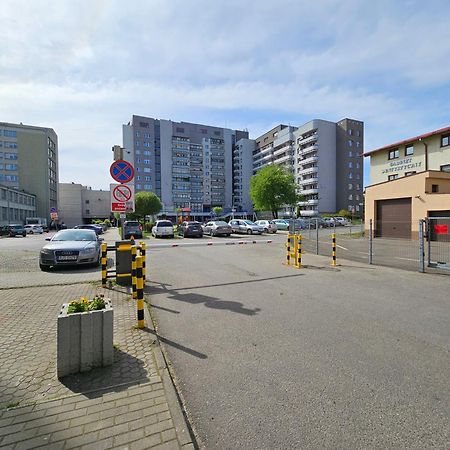 Handy Apartamenty - Mieszkania Na Doby W Centrum Rzeszowa מראה חיצוני תמונה
